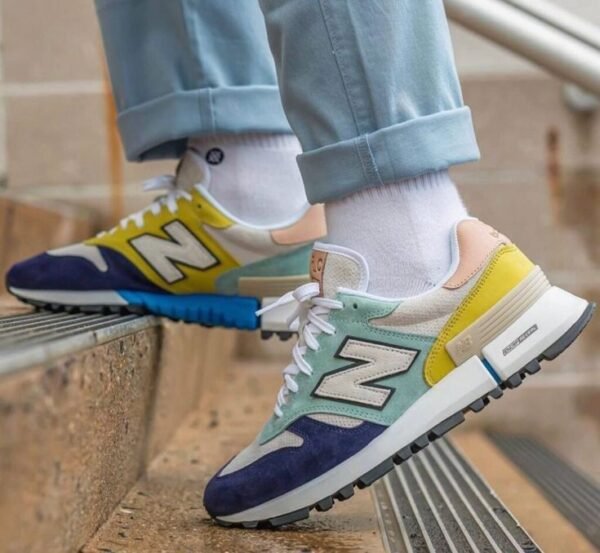 sports shoes - Image 2